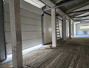 Výměna vratové soustavy na středisku v Tcuhořicích